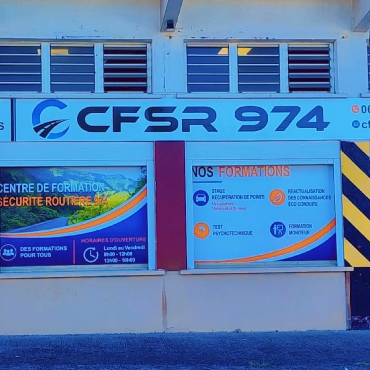 Enseigne et vitrines en vinyle adhésif du centre CFSR 974